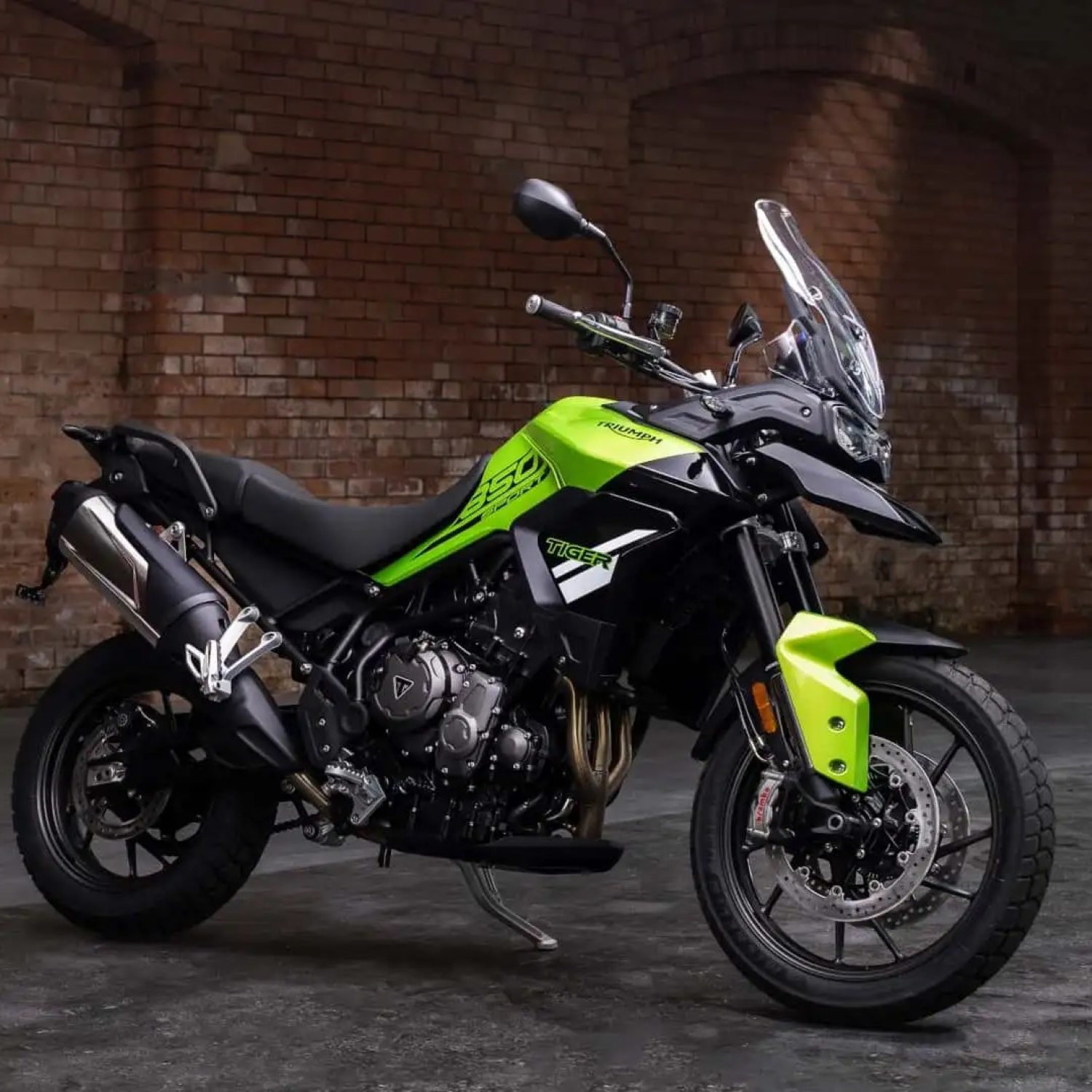 Triumph Roulette Green (code HG) Paint Product